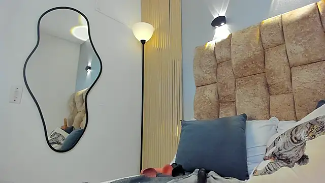 amatista  smith online show from 11/08/25, 11:36