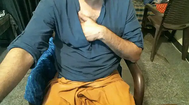 Snapshot of indianbull2023 chatting on 01/15/25, 05:40 indianbull2023 online show from 01/15/25, 05:40