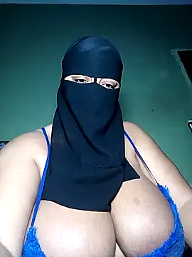 Snapshot of Loly_mor chatting on 01/11/25, 11:12 Loly mor online show from 01/11/25, 11:12