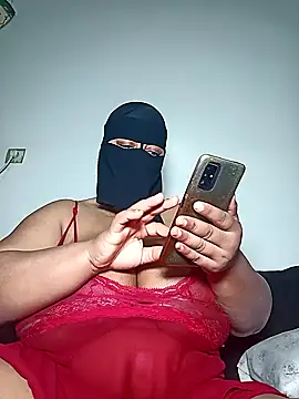 Snapshot of Loly_mor chatting on 10/17/25, 05:32 Loly mor online show from 10/17/25, 05:32