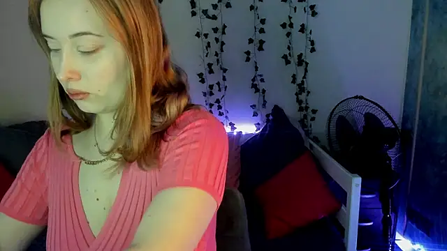 Emily Gin online show from 02/05/25, 02:40