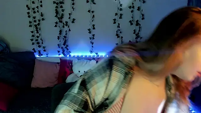 Emily Gin online show from 02/14/25, 05:41