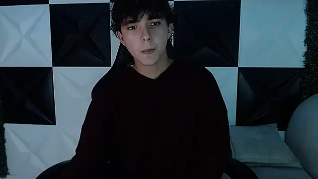 Snapshot of Dani_cumboy chatting on 12/14/24, 02:56 Dani cumboy online show from 12/14/24, 02:56