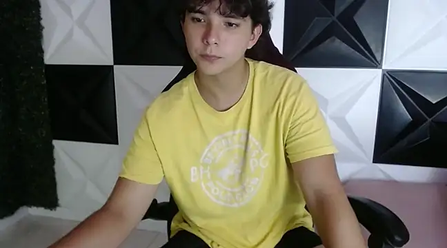 Snapshot of Dani_cumboy chatting on 12/31/24, 03:55 Dani cumboy online show from 12/31/24, 03:55