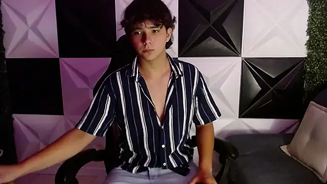 Snapshot of Dani_cumboy chatting on 01/20/25, 02:53 Dani cumboy online show from 01/20/25, 02:53