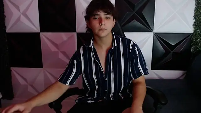 Snapshot of Dani_cumboy chatting on 01/22/25, 03:09 Dani cumboy online show from 01/22/25, 03:09