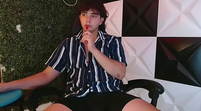 Snapshot of Dani_cumboy chatting on 02/15/25, 03:31 Dani cumboy online show from 02/15/25, 03:31