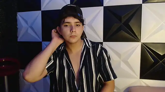 Snapshot of Dani_cumboy chatting on 02/21/25, 07:23 Dani cumboy online show from 02/21/25, 07:23