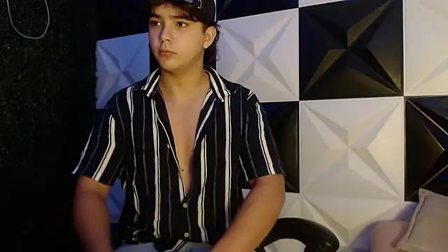 Snapshot of Dani_cumboy chatting on 02/26/25, 06:04 Dani cumboy online show from 02/26/25, 06:04