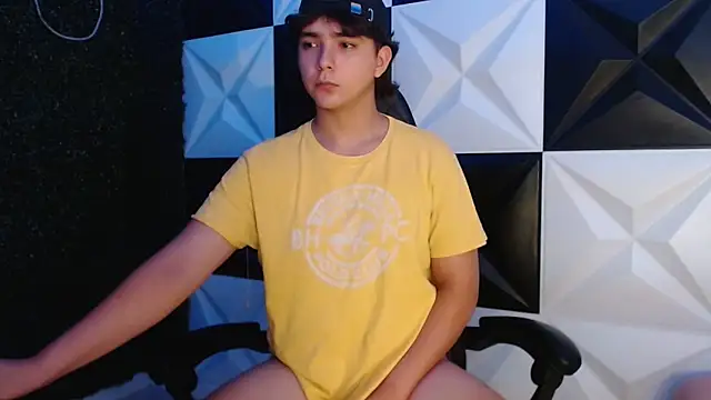 Snapshot of Dani_cumboy chatting on 02/27/25, 07:34 Dani cumboy online show from 02/27/25, 07:34