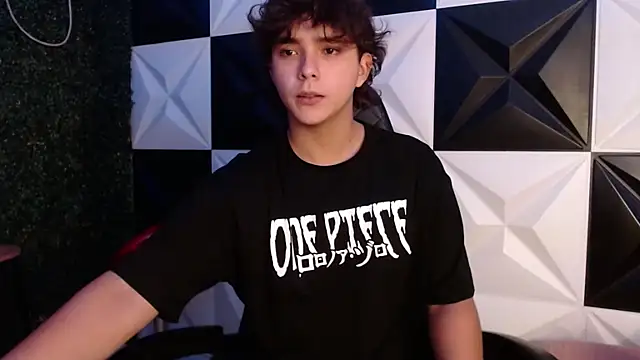 Snapshot of Dani_cumboy chatting on 03/07/25, 02:36 Dani cumboy online show from 03/07/25, 02:36