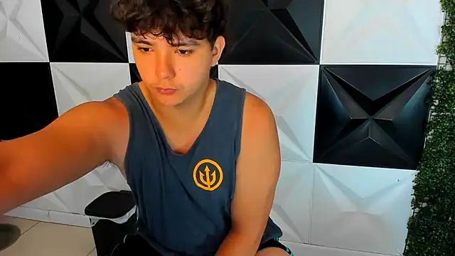 Snapshot of Dani_cumboy chatting on 10/22/25, 01:55 Dani cumboy online show from 10/22/25, 01:55