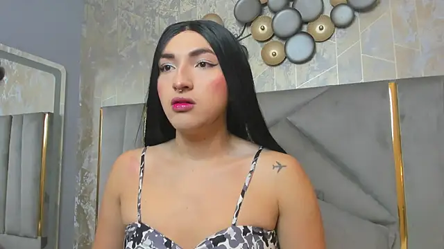 Snapshot of TomLondon_ chatting on 01/23/25, 11:48 TomLondon  online show from 01/23/25, 11:48