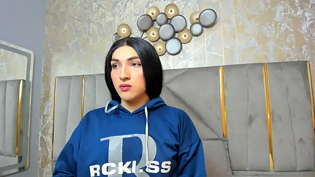 Snapshot of TomLondon_ chatting on 02/02/25, 11:51 TomLondon  online show from 02/02/25, 11:51