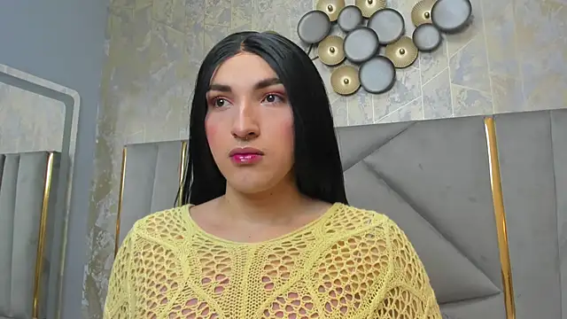 Snapshot of TomLondon_ chatting on 02/07/25, 11:45 TomLondon  online show from 02/07/25, 11:45