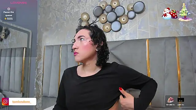 Snapshot of TomLondon_ chatting on 02/08/25, 11:44 TomLondon  online show from 02/08/25, 11:44