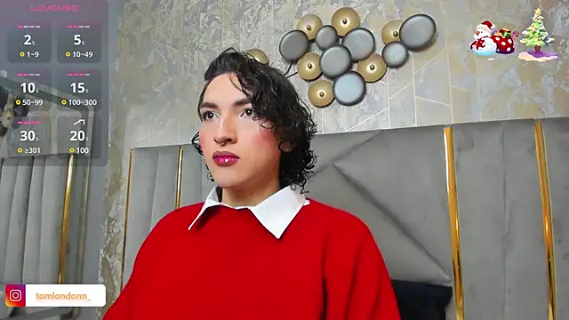 Snapshot of TomLondon_ chatting on 02/12/25, 11:40 TomLondon  online show from 02/12/25, 11:40