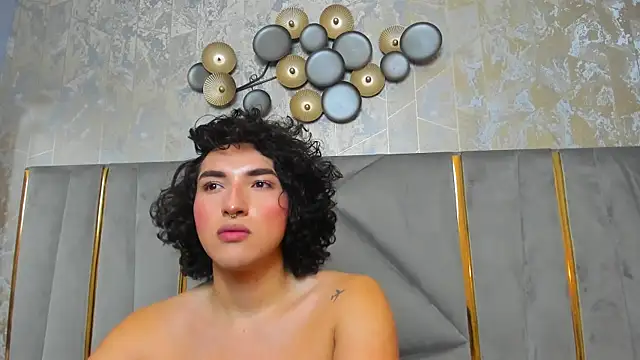 Snapshot of TomLondon_ chatting on 02/15/25, 11:39 TomLondon  online show from 02/15/25, 11:39