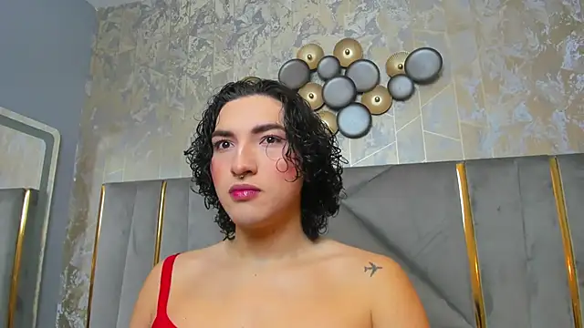 Snapshot of TomLondon_ chatting on 02/17/25, 11:44 TomLondon  online show from 02/17/25, 11:44