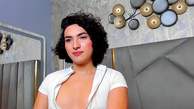 Snapshot of TomLondon_ chatting on 02/18/25, 02:49 TomLondon  online show from 02/18/25, 02:49