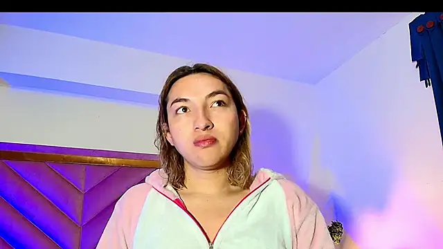 Snapshot of TomLondon_ chatting on 09/17/25, 12:40 TomLondon  online show from 09/17/25, 12:40