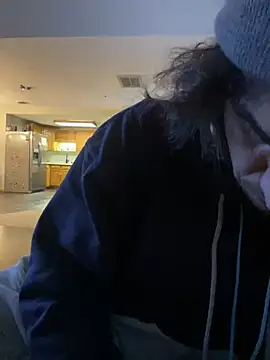 Snapshot of Lilsmokeshow017 chatting on 12/15/24, 05:10 Lilsmokeshow017 online show from 12/15/24, 05:10