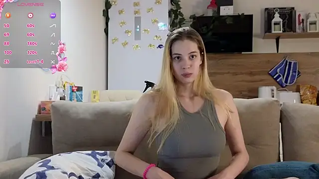 Snapshot of Girl_alone_home chatting on 03/02/25, 03:27 Girl alone home online show from 03/02/25, 03:27