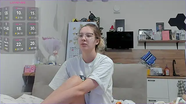 Girl alone home online show from 12/21/25, 05:14