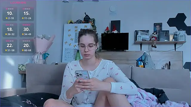 Girl alone home online show from 03/27/26, 03:56