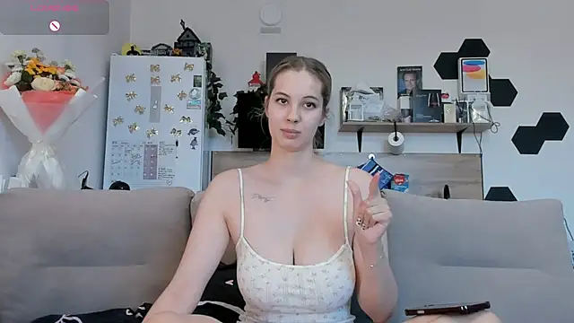 Girl alone home online show from 07/02/26, 03:18