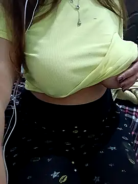 Snapshot of Saakoora chatting on 11/13/25, 09:03 Saakoora online show from 11/13/25, 09:03