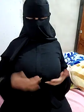 Snapshot of Saakoora chatting on 11/30/25, 07:18 Saakoora online show from 11/30/25, 07:18