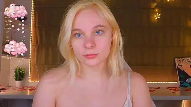 Snapshot of NaokoStifel chatting on 02/07/25, 01:04 NaokoStifel online show from 02/07/25, 01:04