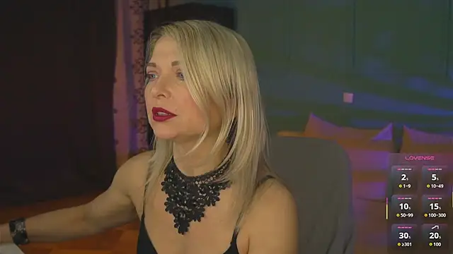 Snapshot of Gloria_Lovely chatting on 05/05/26, 11:18 Gloria Lovely online show from 05/05/26, 11:18