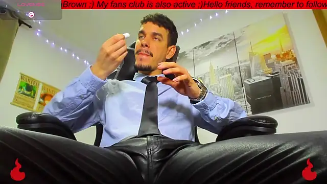 Snapshot of BRAYHAMBROWN chatting on 10/21/25, 01:17 BRAYHAMBROWN online show from 10/21/25, 01:17