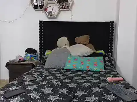 charlotte 077 online show from 02/04/25, 07:07