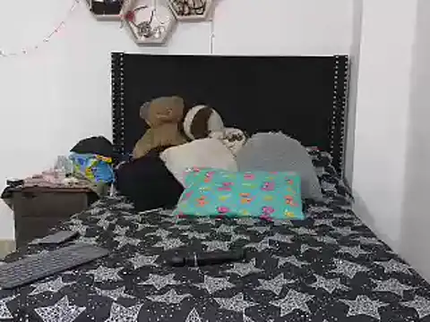 charlotte 077 online show from 02/10/25, 03:46