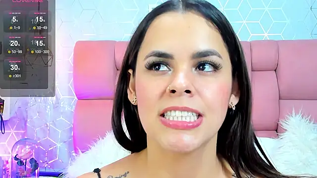 Snapshot of Zoebraham chatting on 02/06/25, 12:33 Zoebraham online show from 02/06/25, 12:33