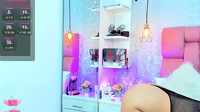 Snapshot of Zoebraham chatting on 02/07/25, 10:41 Zoebraham online show from 02/07/25, 10:41