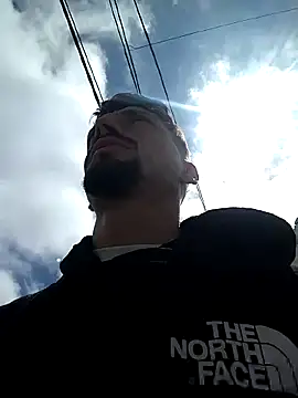 Snapshot of puak6666 chatting on 12/15/24, 01:54 puak6666 online show from 12/15/24, 01:54