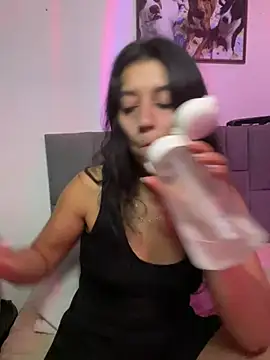 Snapshot of BrittanyDiaz chatting on 03/03/26, 09:21 BrittanyDiaz online show from 03/03/26, 09:21