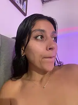 Snapshot of BrittanyDiaz chatting on 04/22/26, 07:59 BrittanyDiaz online show from 04/22/26, 07:59