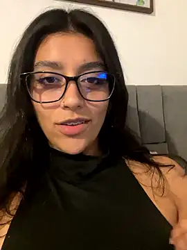 Snapshot of BrittanyDiaz chatting on 05/04/26, 08:27 BrittanyDiaz online show from 05/04/26, 08:27