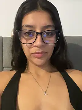 Snapshot of BrittanyDiaz chatting on 05/05/26, 07:33 BrittanyDiaz online show from 05/05/26, 07:33