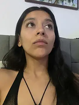 Snapshot of BrittanyDiaz chatting on 07/27/26, 07:10 BrittanyDiaz online show from 07/27/26, 07:10