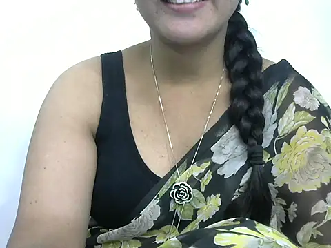 rashmika reddy online show from 12/18/25, 04:57