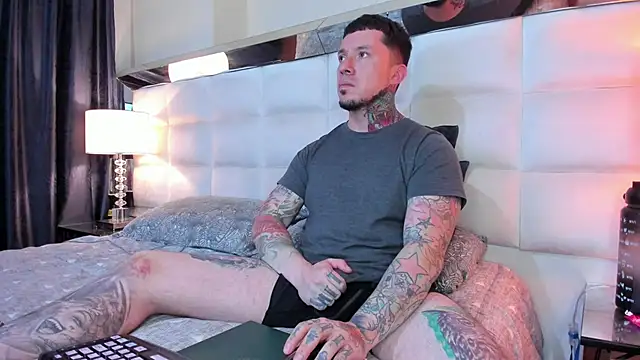 Adam tatto online show from 10/26/25, 02:50