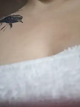 karlamorris  online show from 02/08/25, 09:57