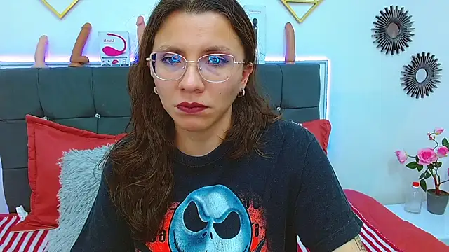 karlamorris  online show from 02/20/25, 04:57