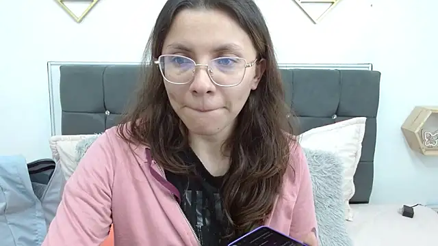 karlamorris  online show from 03/08/25, 06:05